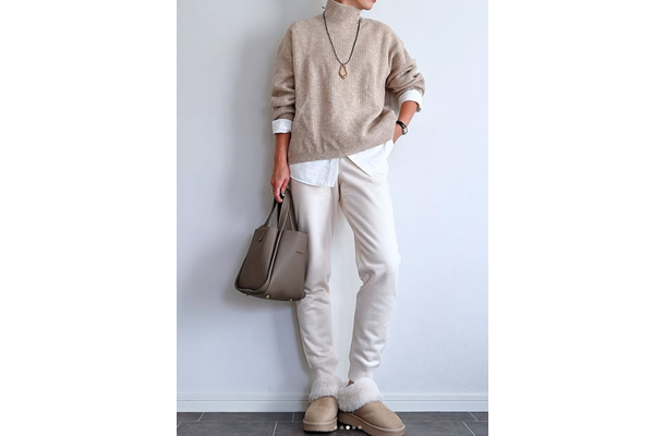 防寒とおしゃれを両立。【ユニクロ】ボアスウェットパンツの大人流洗練コーデ術 【40代の毎日コーデ】