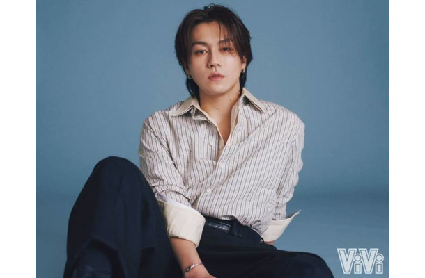 Travis Japan・松田元太が『ViVi国宝級イケメンランキング』NOW部門首位に！色っぽいシャツ姿を披露