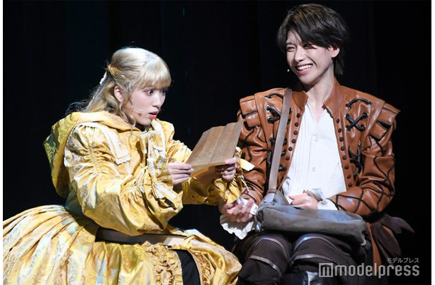 矢吹奈子、大東立樹(C)モデルプレス