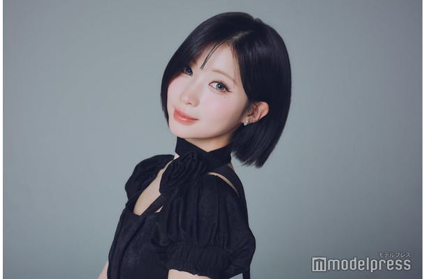 モデルプレスのインタビューに応じたBABYMONSTER／アサ（C）モデルプレス