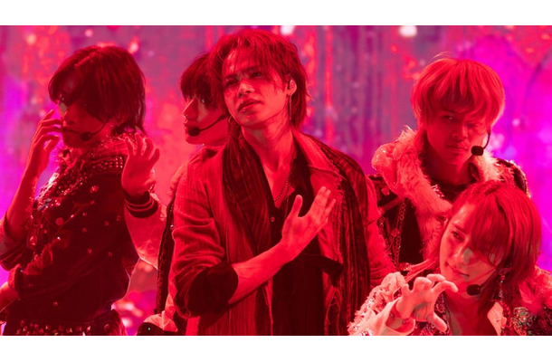 上田竜也×B&ZAI（C）Storm Labels Inc.