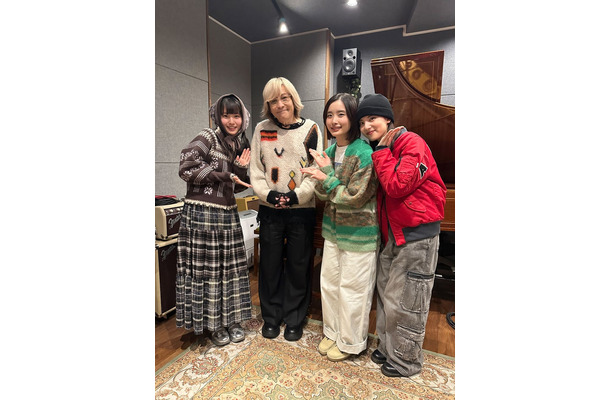 片田陽依、小室哲哉、安倍乙、かのうみゆ(C)DMMショート