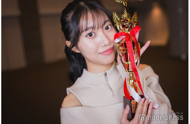 「FRESH CAMPUS CONTEST 2025」準グランプリを受賞した小林夕華さん(C)モデルプレス