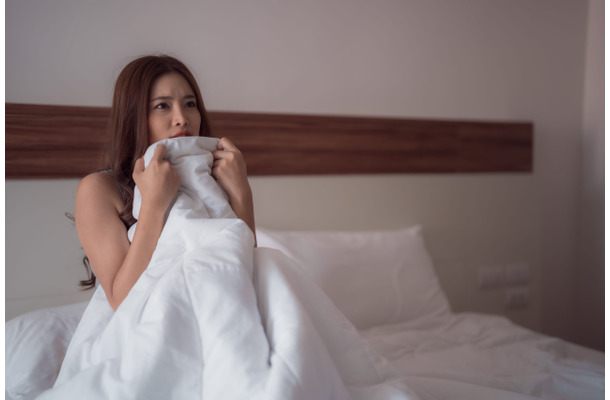 45歳、夜の営みのときに感じた「耐えがたい痛み」。予想外のところから始まっていた私の更年期は【2025年ベスト記事セレクション】