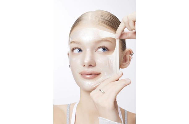 COSRX、なめらかな“グレイズドグロウ”肌へ導く次世代スキンケアマスク発売