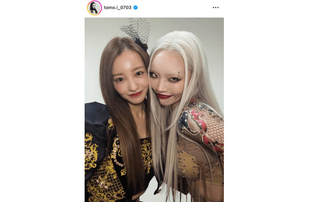 板野友美、ちゃんみなと紅白の舞台裏でパシャリ「実は前住んでたお家がご近所さんで」