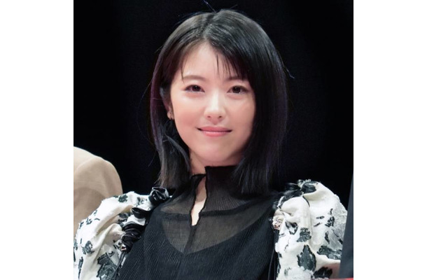 浜辺美波、目黒蓮の演技を“指先まで美しい”と絶賛「清められた気持ちになりました」