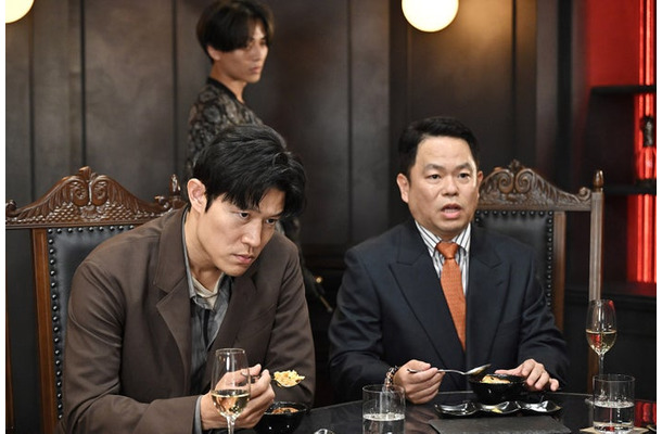 鈴木亮平、永瀬廉、津田篤宏「リブート」第1話（C）TBS