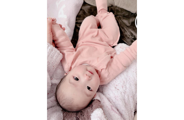 「可愛すぎて」辻希美、生後5ヶ月次女の成長にしみじみ「寝癖がつく時代がやってきました」