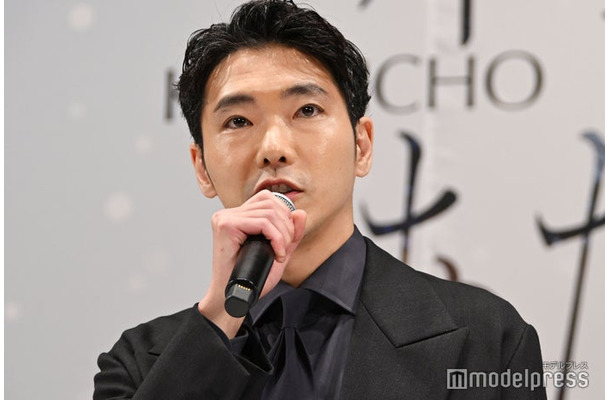 かねてより瀬戸康史のファンであることを告白した柄本佑（C）モデルプレス