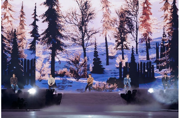 EXO／撮影：田中聖太郎写真事務所