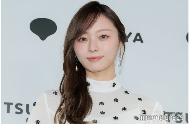 2nd写真集「透明な覚悟」発売記念記者会見に出席した梅澤美波（C）モデルプレス