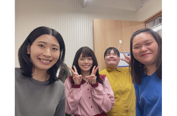 酒寄希望Xより（酒寄は左）