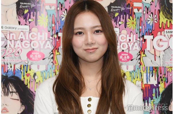 囲み取材に応じたふみの(C)モデルプレス