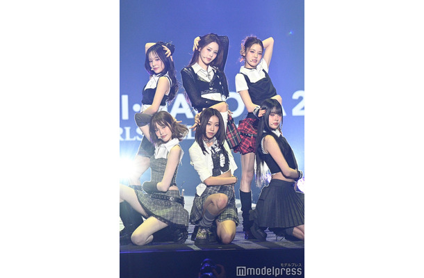 izna(C)モデルプレス