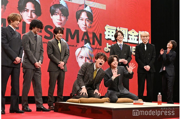 菊池風磨にコントローラーを握られている原嘉孝、「立道」失敗してしまうが松島聡と全力で番組告知/橋本将生、菊池風磨、猪俣周杜、原嘉孝、松島聡、寺西拓人、篠塚大輝、佐藤勝利(C)モデルプレス