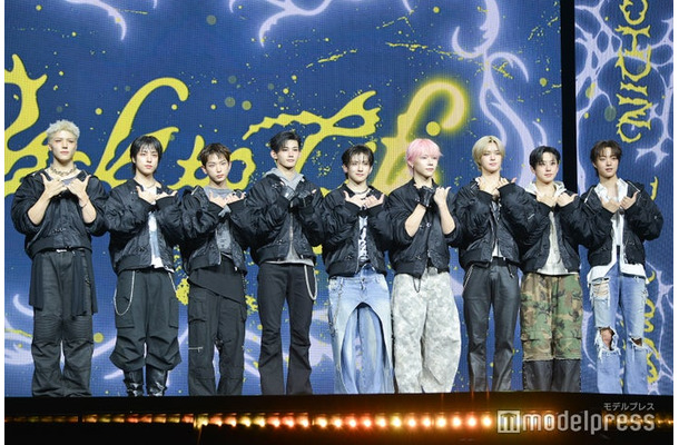 &TEAM/(左から)MAKI、TAKI、HARUA、JO、YUMA、NICHOLAS、K、FUMA、EJ(C)モデルプレス