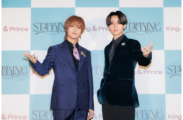 囲み取材に応じたKing ＆ Prince／高橋海人、永瀬廉（提供写真）