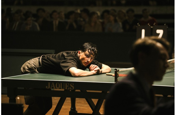 『マーティ・シュプリーム 世界をつかめ』© 2025 ITTF Rights LLC. All Rights Reserved.