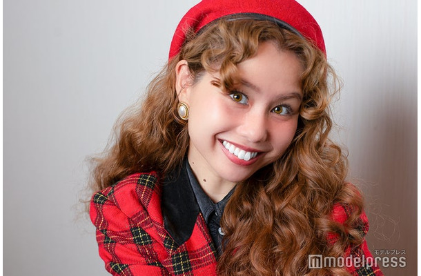 モデルプレスのインタビューに応じたpeco（C）モデルプレス