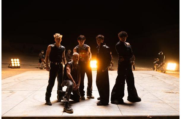 SANTOS BRAVOS(C)HYBE LATIN AMERICA