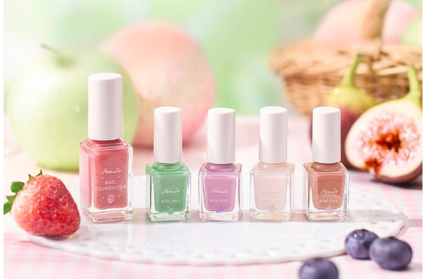 左から「パラドゥ ネイルファンデーション(限定色)」「パラドゥ ミニネイル(春新色)」 /提供画像