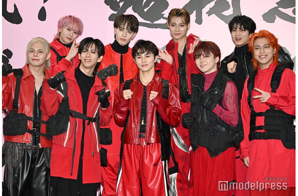 超特急（前列左から） カイ、リョウガ、タクヤ、ユーキ、タカシ（後列左から）シューヤ、マサヒロ、アロハ、ハル（C）モデルプレス