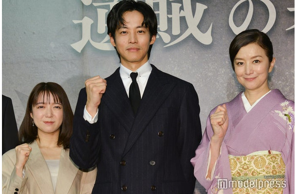 「逆賊の幕臣」出演者発表会見に登壇した上白石萌音、松坂桃李、鈴木京香（C）モデルプレス