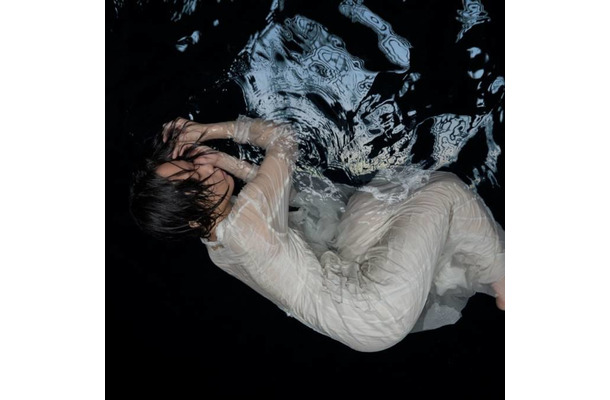 【独自コメント到着】水咲加奈、ニューシングル「pray」リリース!“言えない弱さ”を静かに肯定する新たな代表作