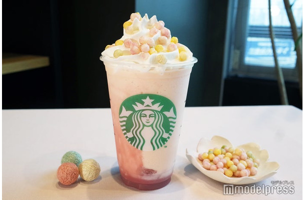 ひなまつり フラペチーノ(R) ショートサイズ(C)モデルプレス