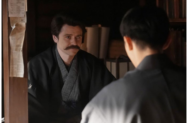 トミー・バストウ、吉沢亮「ばけばけ」第113話（C）NHK