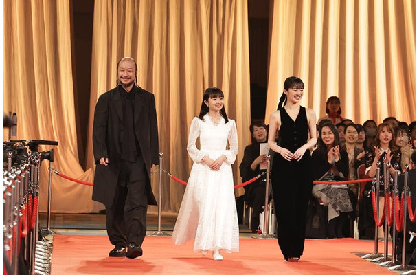 河内大和、白山乃愛、中島瑠菜（C）日本アカデミー協会