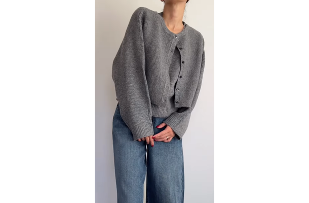 【GU】セットアップで賢く着回す。身長を問わずに決まるグレー×デニムのこなれ技【40代の毎日コーデ】