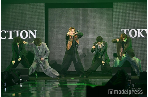 STARGLOW（C）モデルプレス