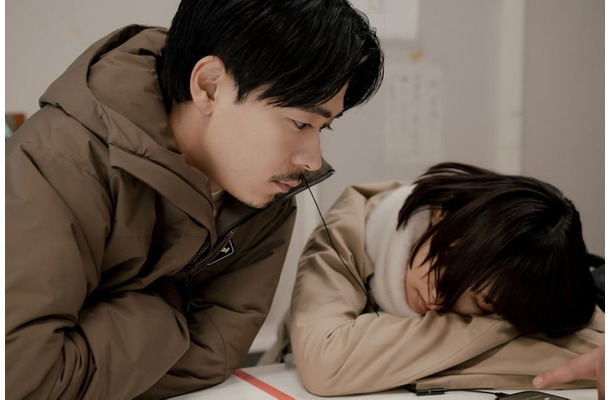 成田凌、杉咲花「冬のなんかさ、春のなんかね」第9話（C）日本テレビ