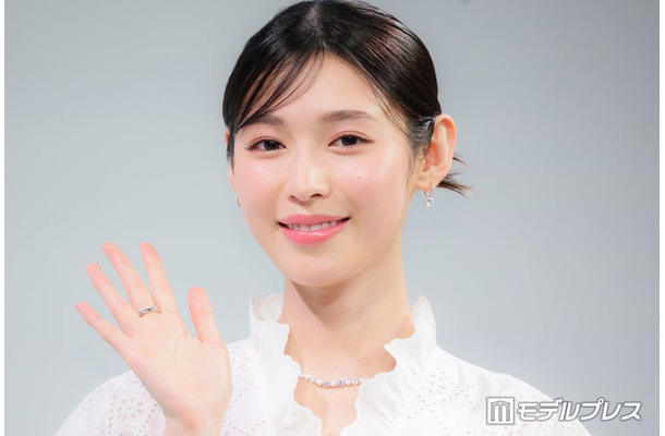 メナード ブライトニング シリーズ「フェアルーセント」新ミューズ就任記者発表会に出席した白石聖（C）モデルプレス