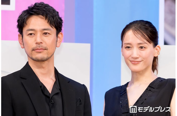 映画「人はなぜラブレターを書くのか」完成披露試写会に出席した妻夫木聡、綾瀬はるか(C)モデルプレス