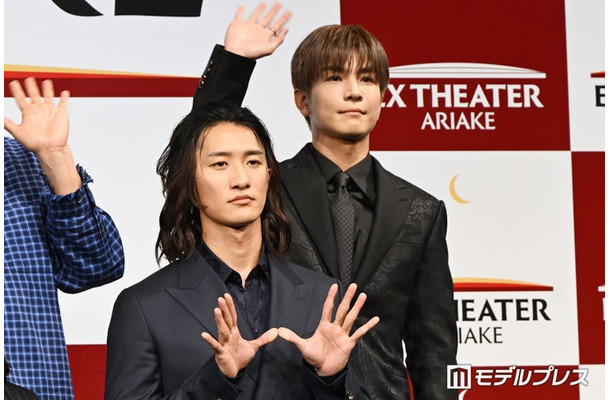 体作りの話題で盛り上がった岩本照&岩田剛典(C)モデルプレス