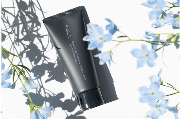 長年の角栓との戦いに終止符を。毎日の洗顔と集中ケアの二刀流が叶う、ファンケルの毛穴特化洗顔料