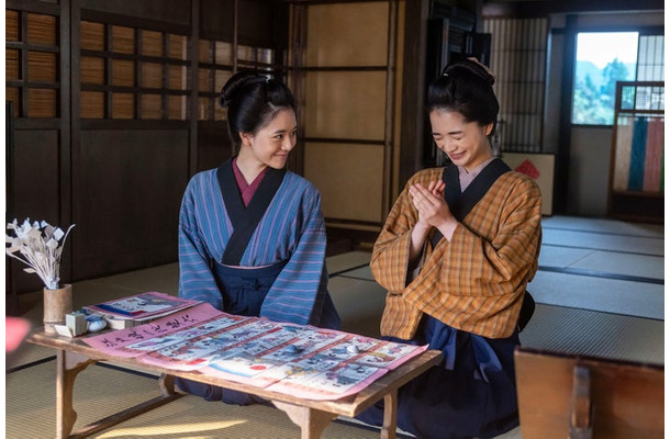 見上愛、早坂美海「風、薫る」第1話(C)NHK