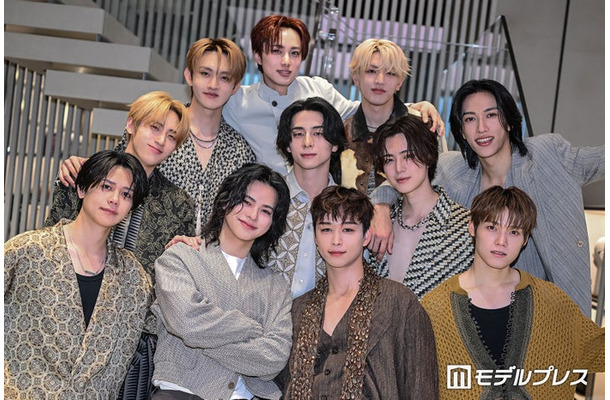 モデルプレスのインタビューに応じたINI（上段左から）田島将吾、尾崎匠海、高塚大夢（中段左から）許豊凡、西洸人、佐野雄大、池崎理人（下段左から）藤牧京介、松田迅、後藤威尊、木村柾哉（C）モデルプレス