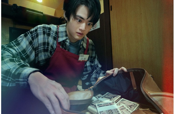 『藁にもすがる獣たち』©曽根圭介／講談社　©2026「藁にもすがる獣たち」製作委員会