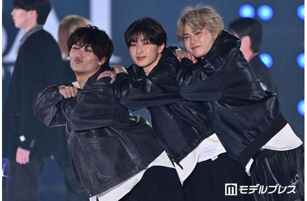 しょう、すず、こう／すずしょうと（C）モデルプレス