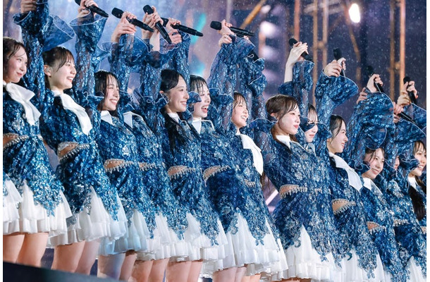 日向坂46(C)Seed & FlowerLLC