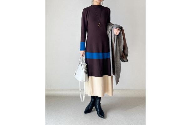 一枚でキマる。カラーラインで魅せる洗練された大人のワンピース術【40代の毎日コーデ】