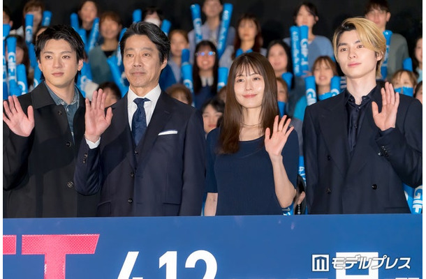 (左から)「GIFT」第1話プレミア試写&スペシャル舞台挨拶に出席した山田裕貴、堤真一、有村架純、本田響矢(C)モデルプレス