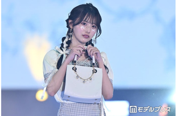 綾瀬ことり（C）モデルプレス