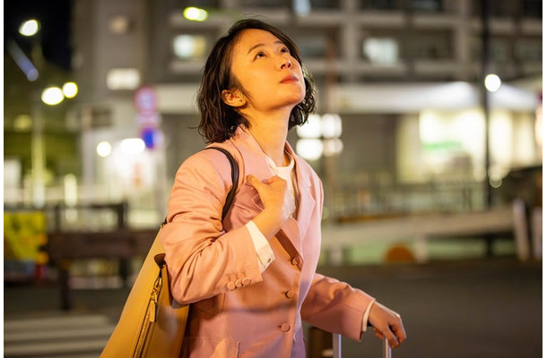 黒木華「銀河の一票」第1話（C）カンテレ・フジテレビ