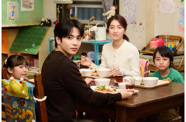 志尊淳、仁村紗和「10回切って倒れない木はない」第3話（C）日本テレビ