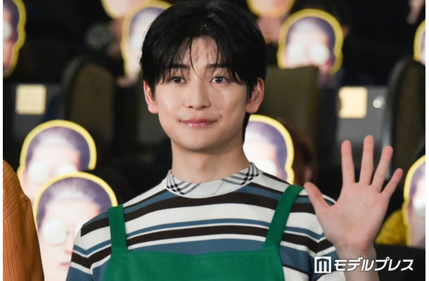 レジ打ちが遅くて春日部で名を馳せていた高橋文哉（C）モデルプレス